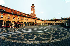 Piazza
              Ducale di Vigevano